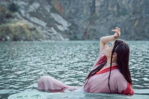 「千家诗会·252期律诗」芦荻飞花明镜里，故人倚梦旧沙洲