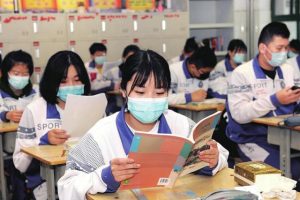 12年义务教育有望实现，深圳已在探索阶段，教师却表示喜忧参半