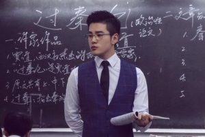 一初中新聘语文老师教案走红，字迹潦草如病例，研究生就这水平？