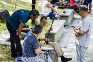 自学二胡切记谦虚是进步的阶梯，与琴友相处，要相敬不要相轻